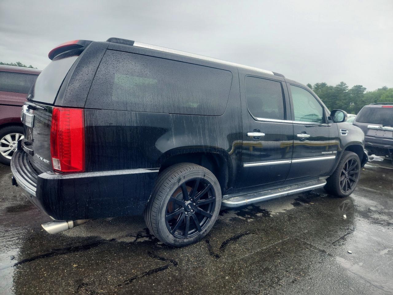 2011 Cadillac Escalade VIN 1GYS4HEF6BR127952 photo 3