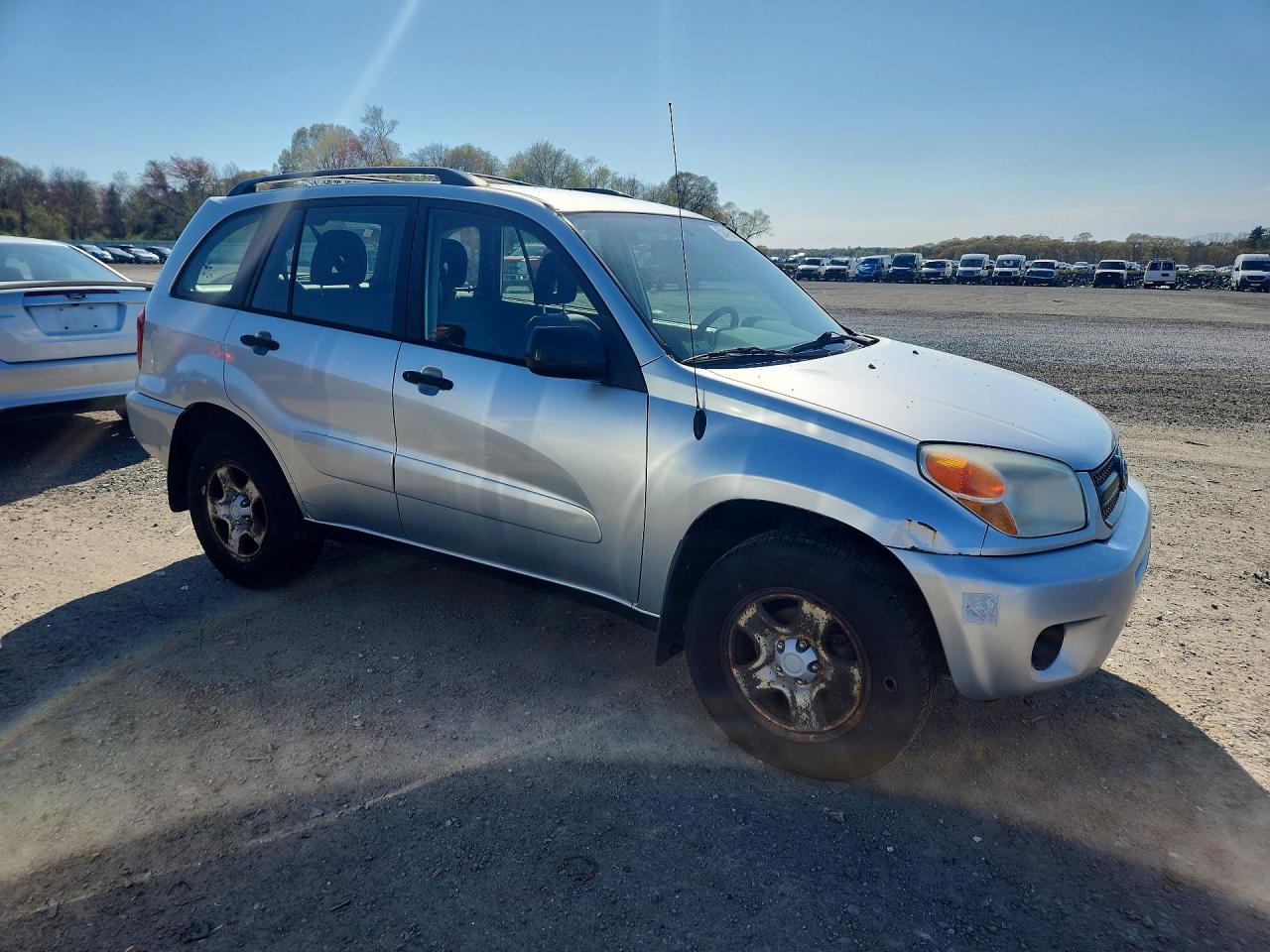 2004 Toyota Rav4 VIN JTEHD20V046017135 photo 4