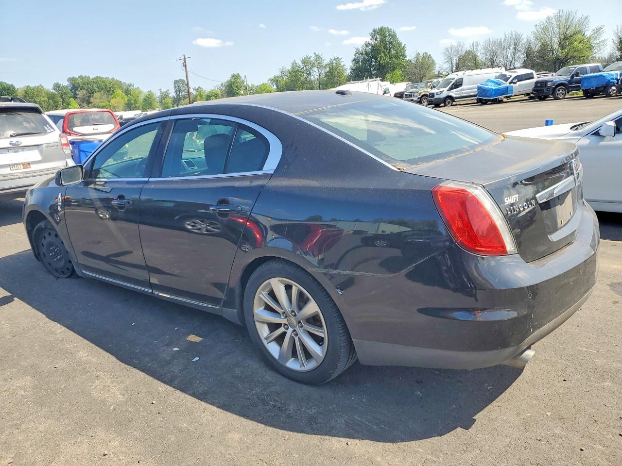 2009 LINCOLN Mks VIN 1LNHM94R29G601916 photo 2