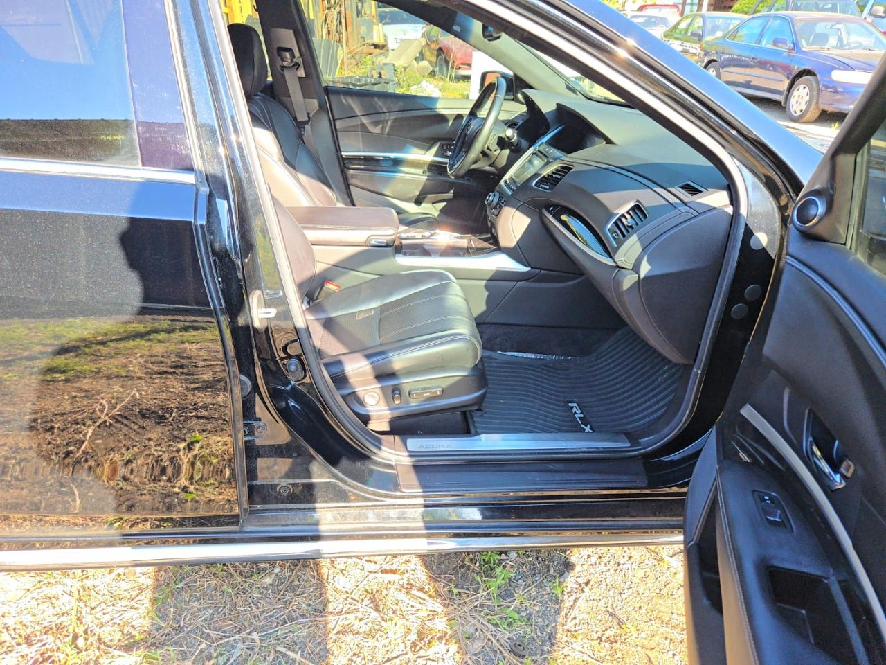 2018 Acura RLX VIN JH4KC1F55JC000504 photo 5