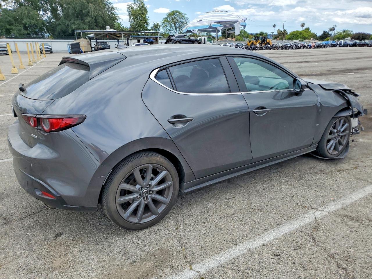 2020 Mazda 3 VIN JM1BPAMMXL1158352 photo 3
