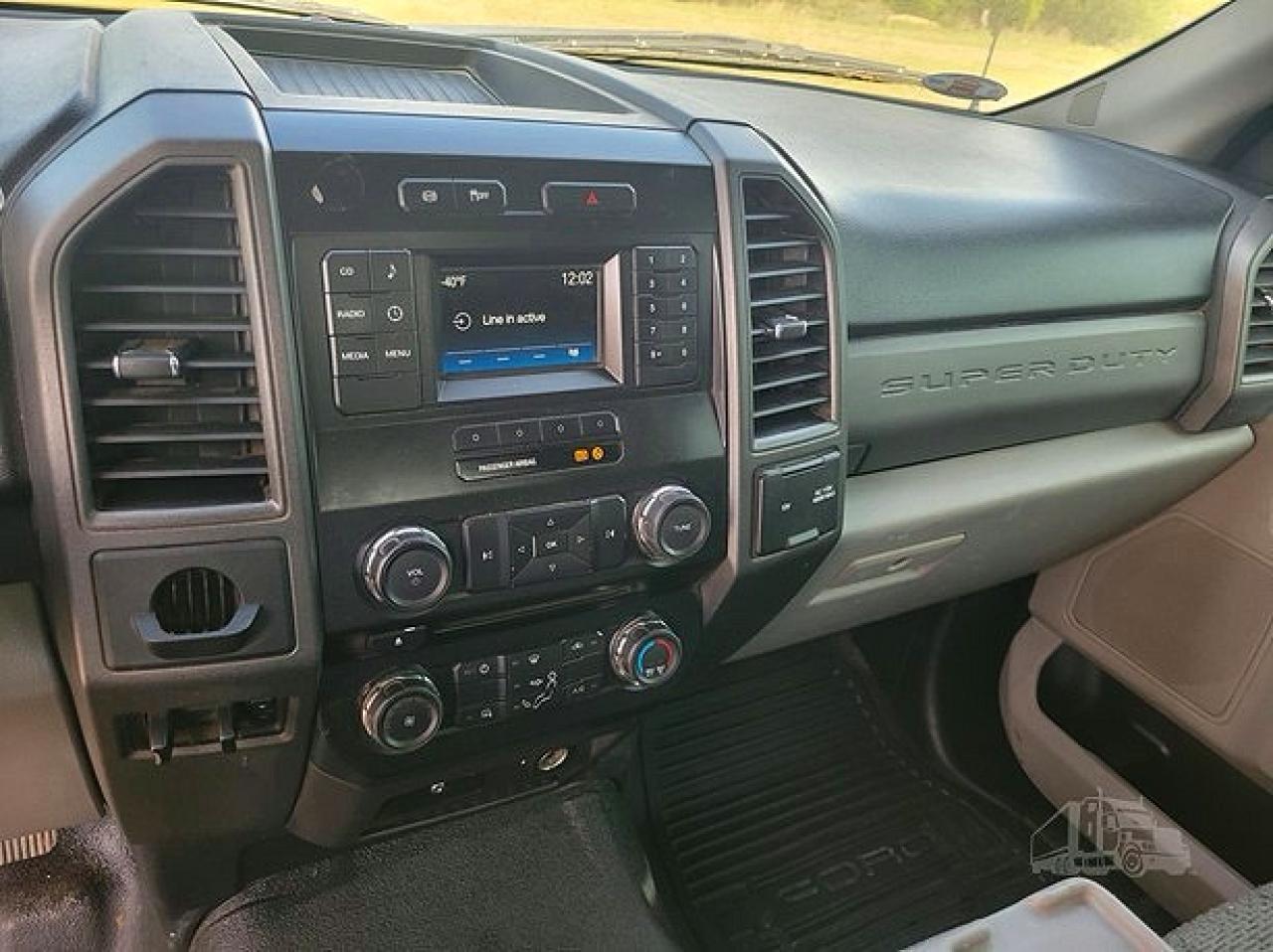 2018 Ford F550 VIN 1FDUF5GT3JEC52368 photo 9