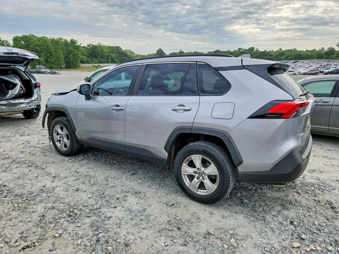 2019 Toyota Rav4 VIN 2T3W1RFV9KC022402 photo 2