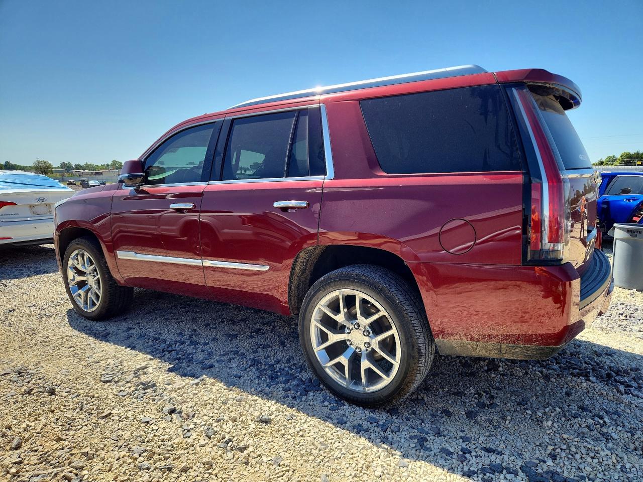 2016 Cadillac Escalade VIN 1GYS4BKJ2GR158046 photo 2