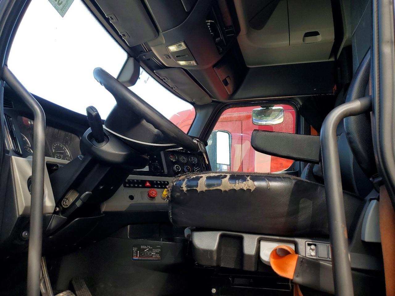 2020 FREIGHTLINER All other VIN 3AKJHHDR9LSLK0275 photo 5