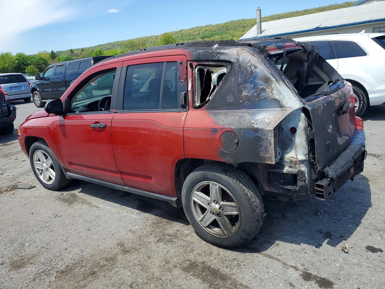 2007 Jeep Compass VIN 1J8FF47W17D140922 photo 2
