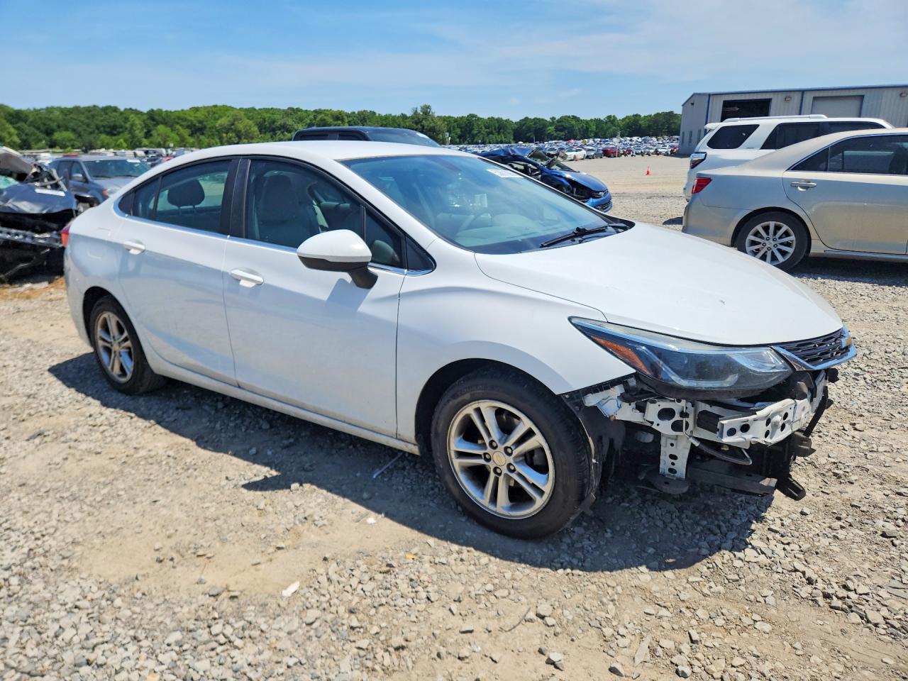 2017 Chevrolet Cruze VIN 3G1BE5SM3HS522013 photo 4