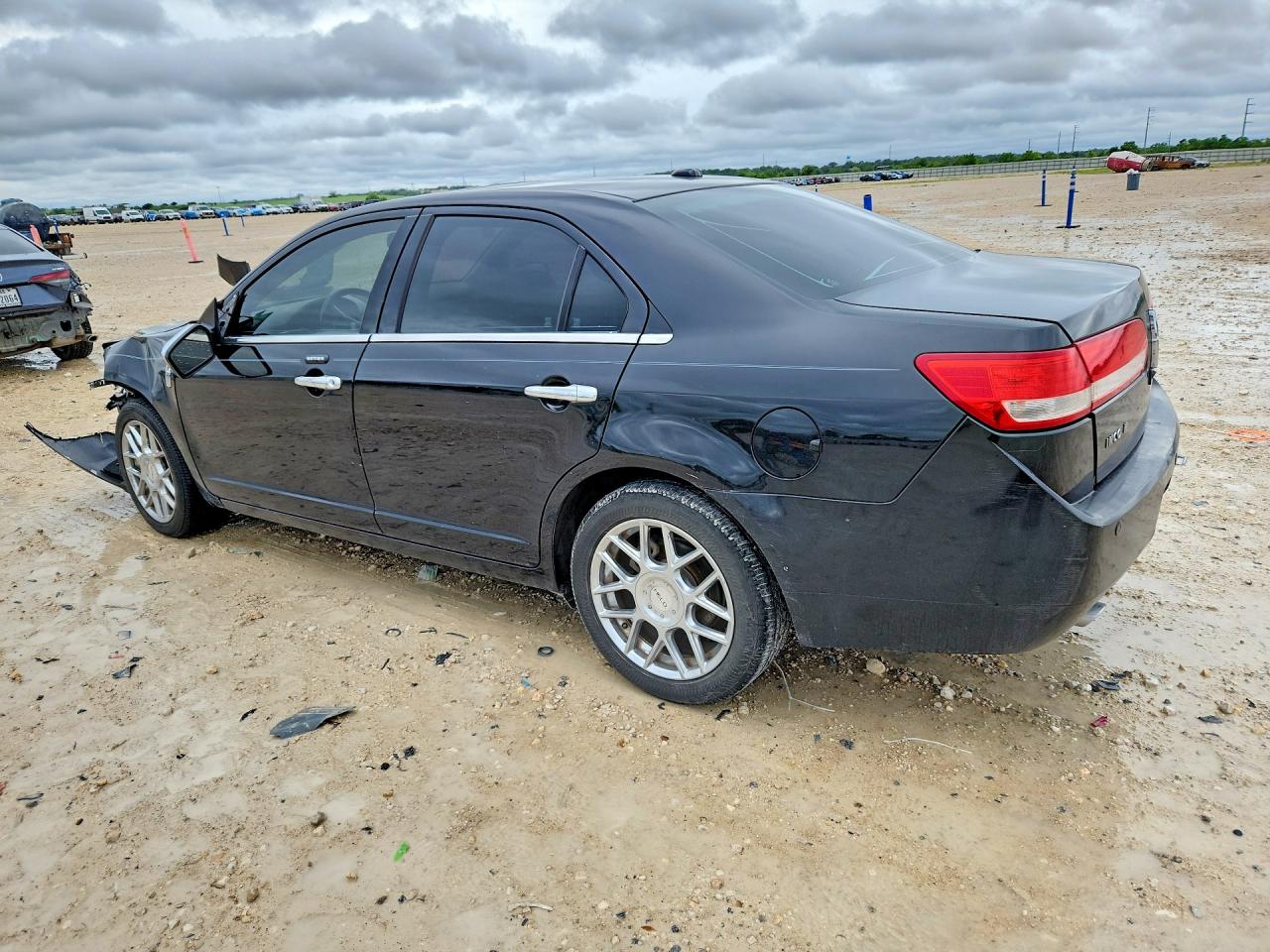 2011 LINCOLN Mkz VIN 3LNHL2GC4BR760517 photo 2