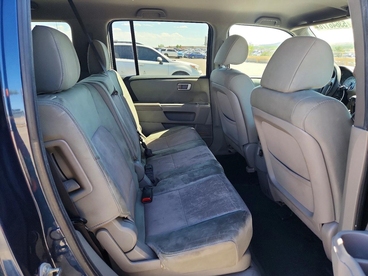 2012 Honda Pilot VIN 5FNYF4H45CB009704 photo 11