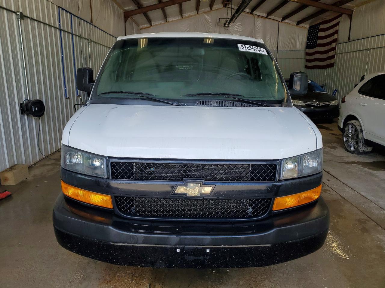 2019 Chevrolet Express VIN 1GCWGAF19K1236669 photo 5