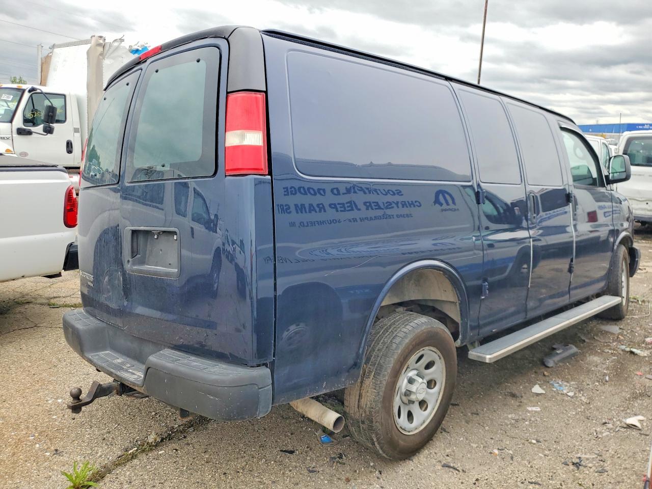 2014 CHEV Express VIN 1GCSGAFX9E1194026 photo 3
