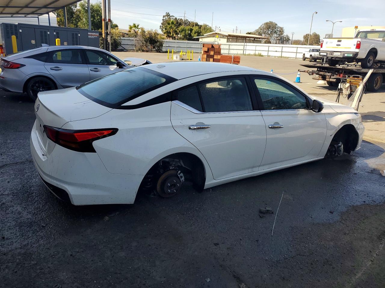 2025 Nissan Altima VIN 1N4BL4DV9SN393800 photo 3