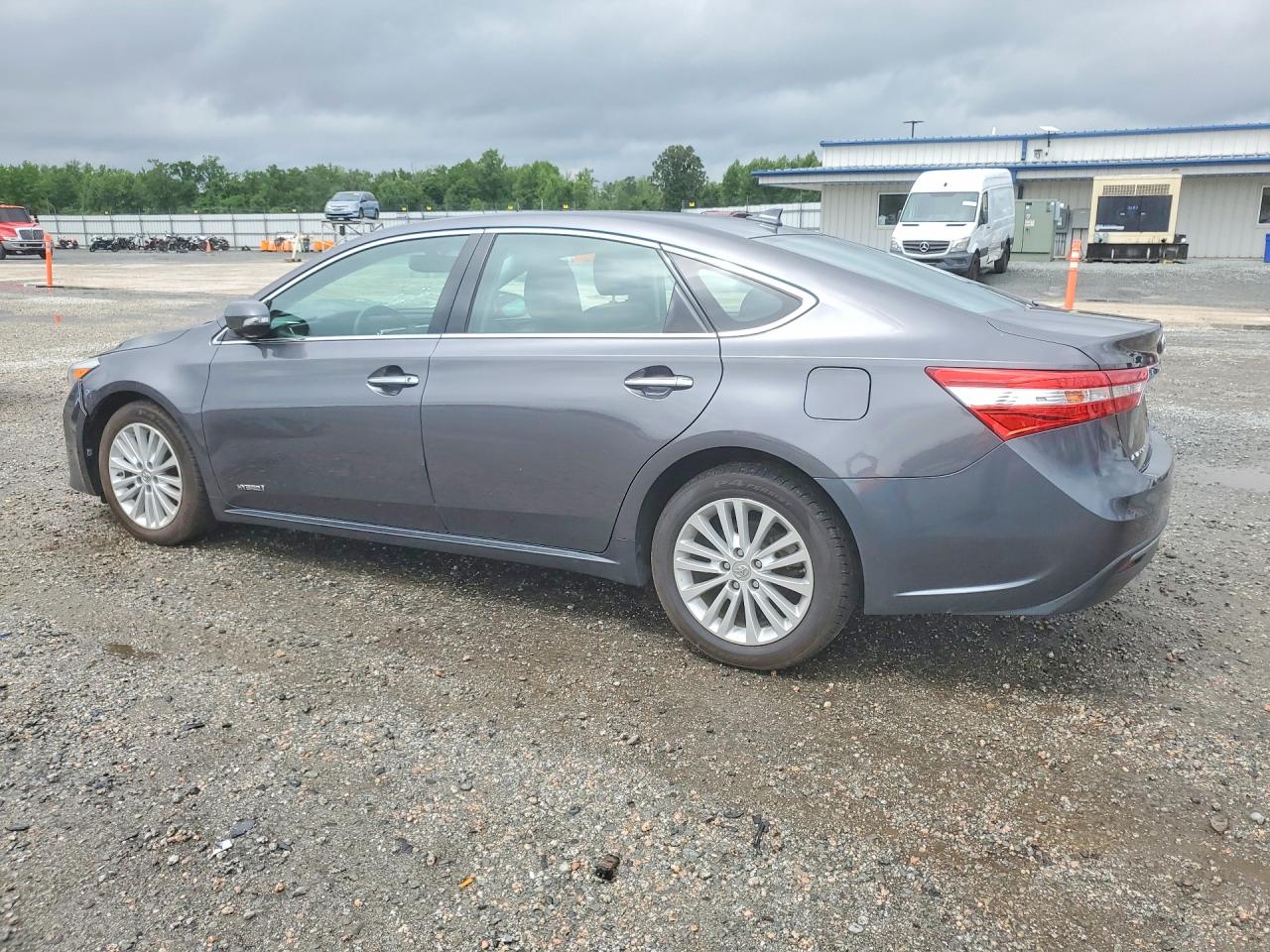2013 Toyota Avalon VIN 4T1BD1EB0DU011524 photo 2