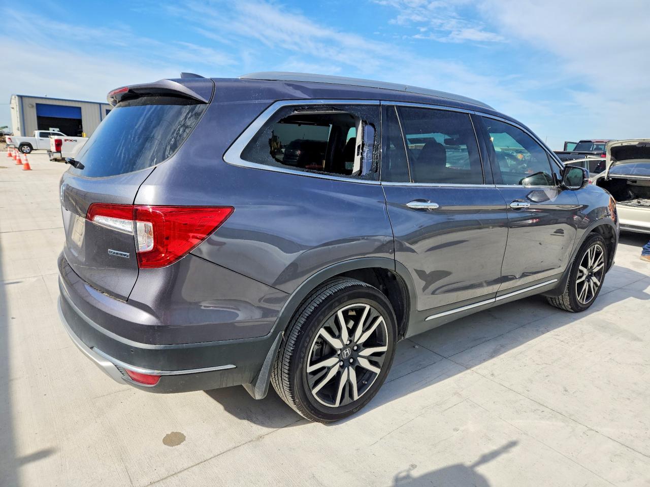 2020 Honda Pilot VIN 5FNYF5H61LB021615 photo 3