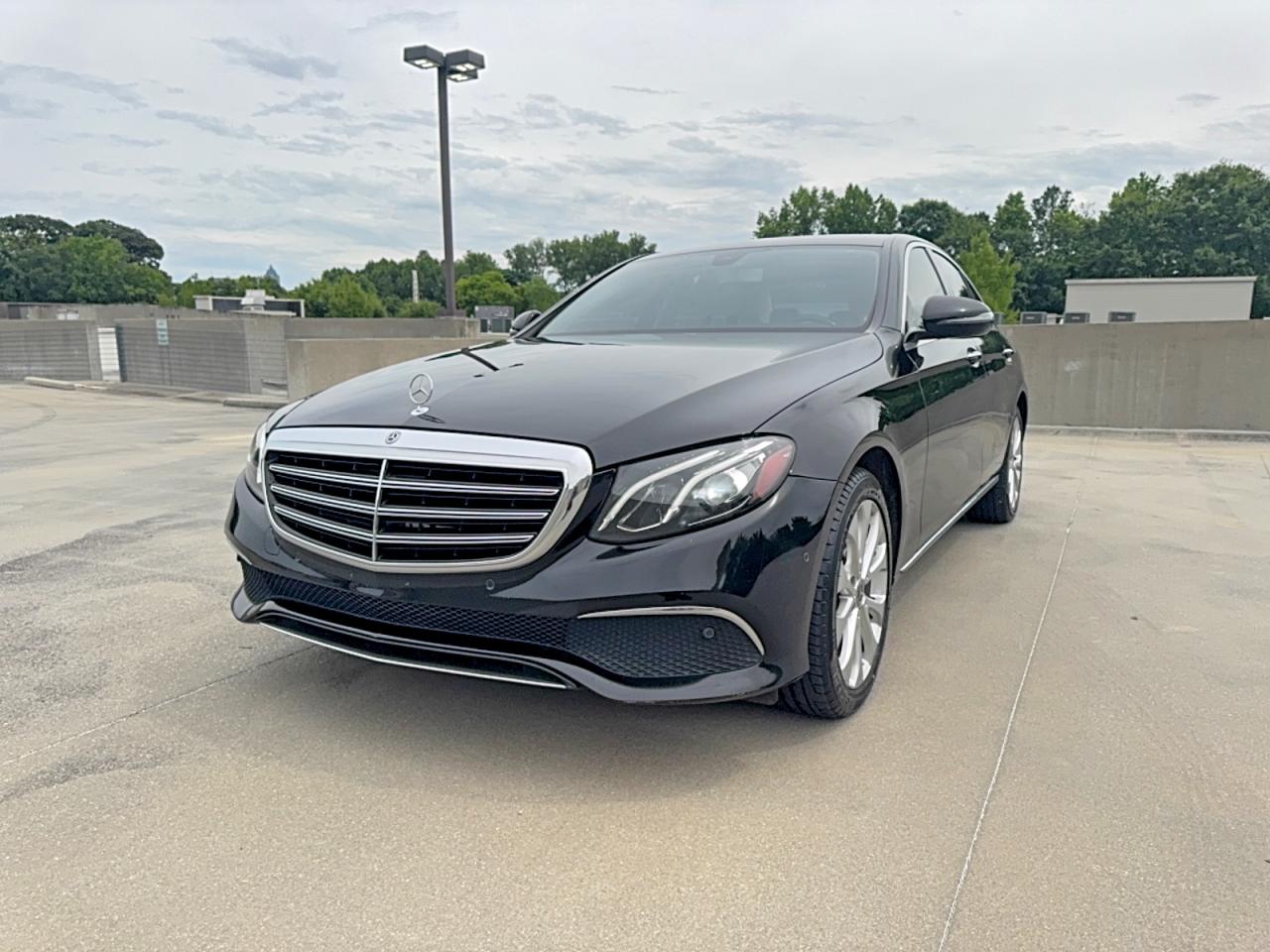 2018 Mercedes-Benz E-class VIN WDDZF4JB2JA294127 photo 2