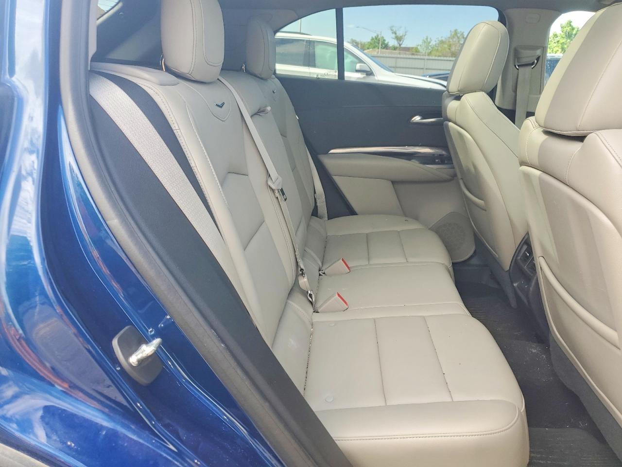 2019 Cadillac Xt4 VIN 1GYAZAR46KF118053 photo 10