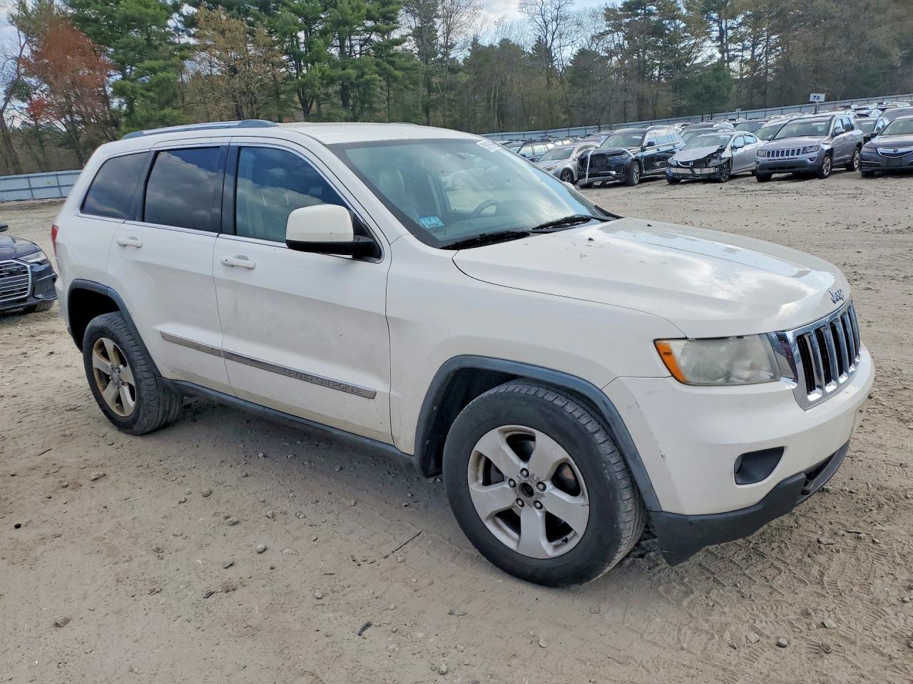 2011 Jeep Cherokee VIN 1J4RR4GG2BC544146 photo 4