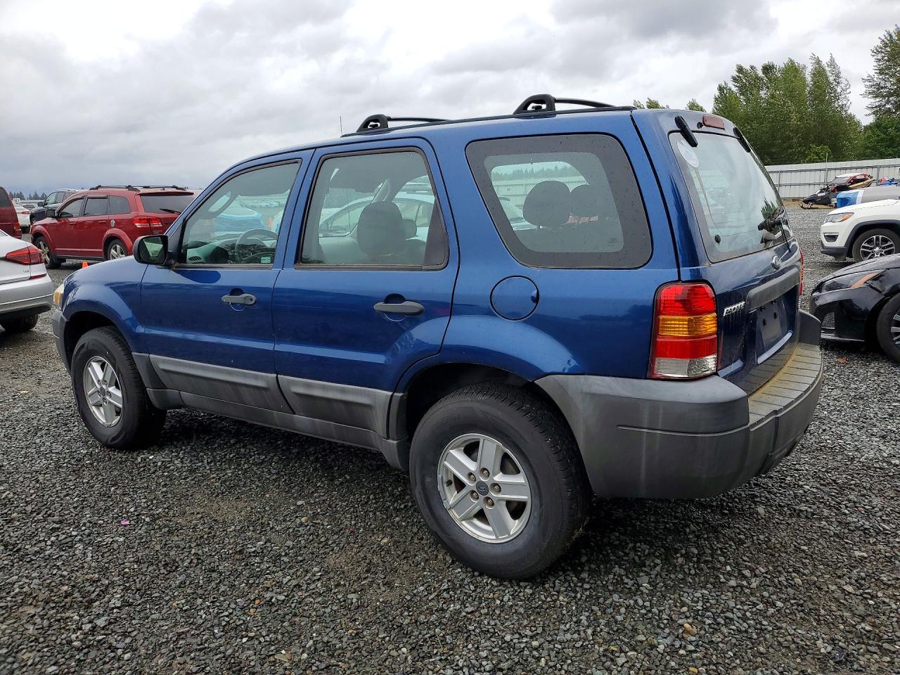 2007 Ford Escape VIN 1FMYU92Z67KA43808 photo 2