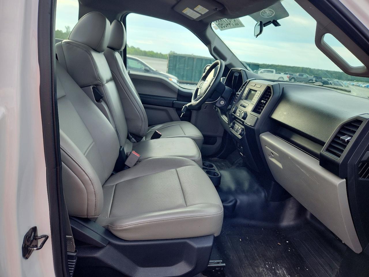 2016 Ford F150 VIN 1FTMF1C83GFA96365 photo 10