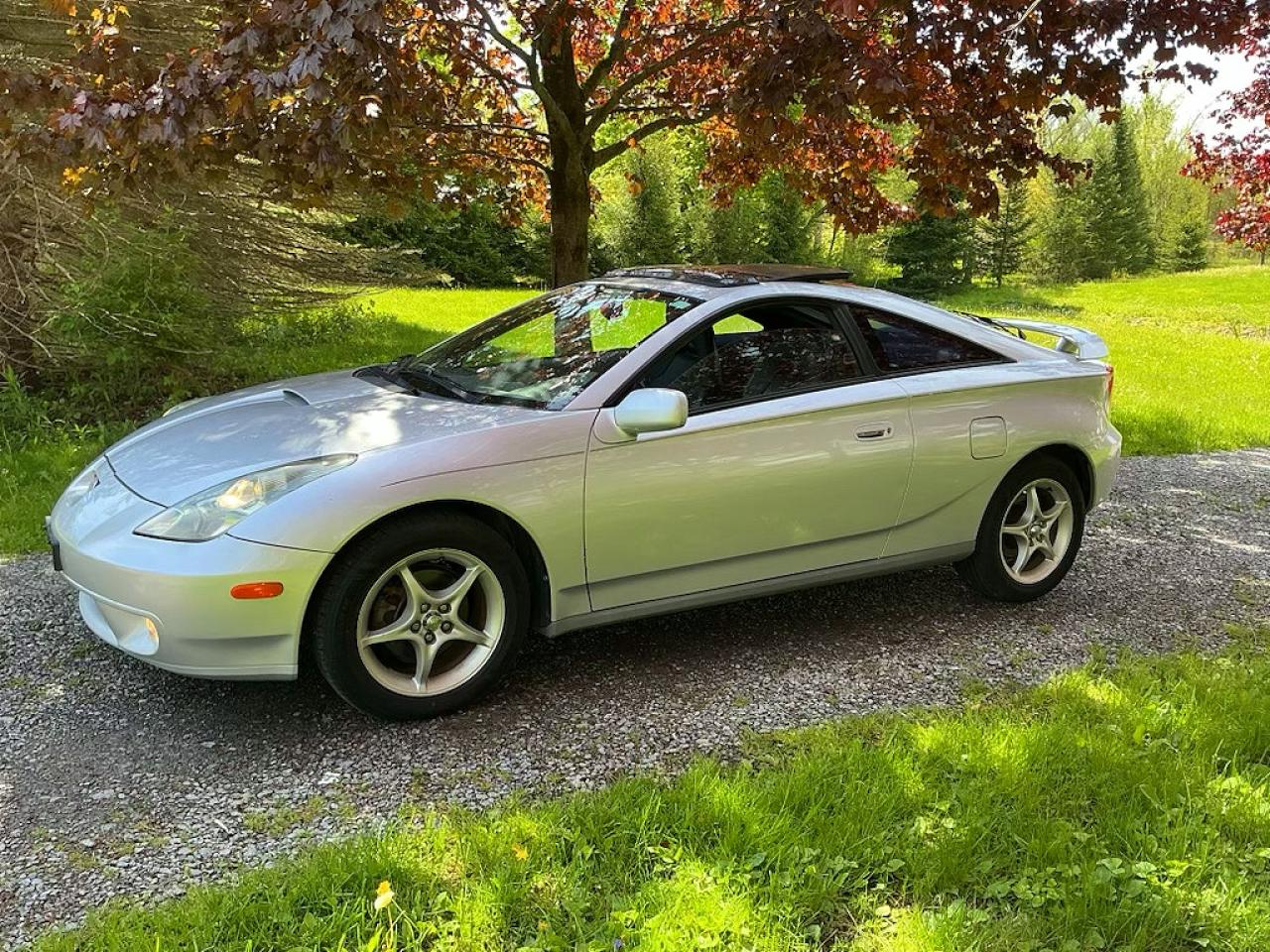 2000 Toyota Celica VIN JTDDY32T0Y0018819 photo 2