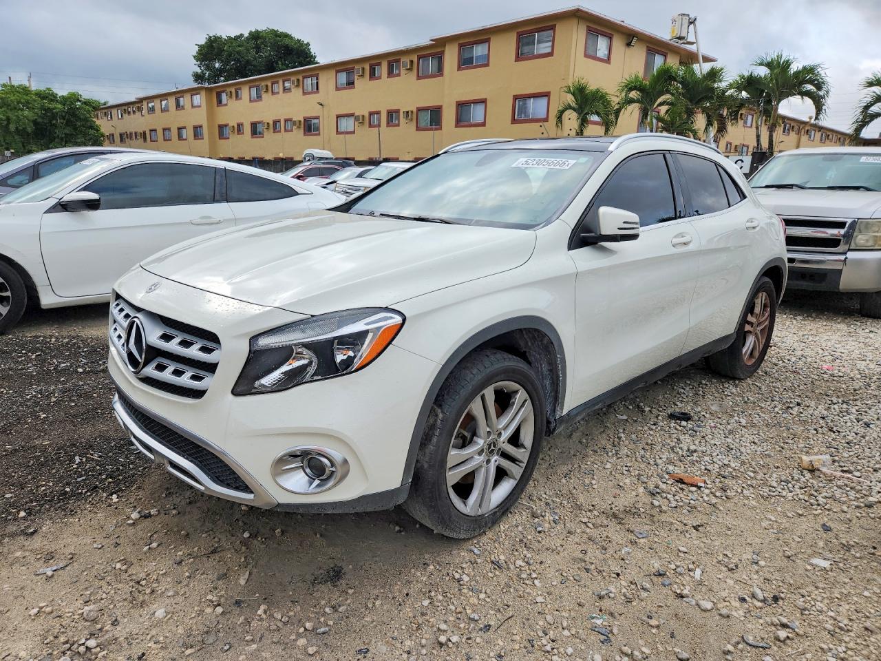 2018 Mercedes-Benz Gla-class VIN WDCTG4EB1JJ406269 photo 1