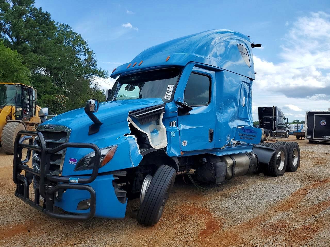 2023 FREIGHTLINER All other VIN 3AKJHHDR2PSUG8284 photo 2