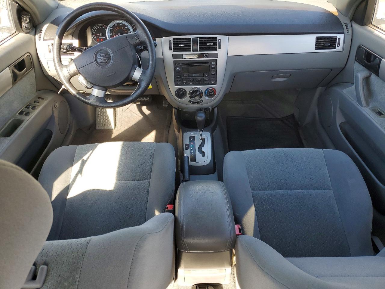 2004 Suzuki Forenza VIN KL5JD52Z84K975332 photo 8