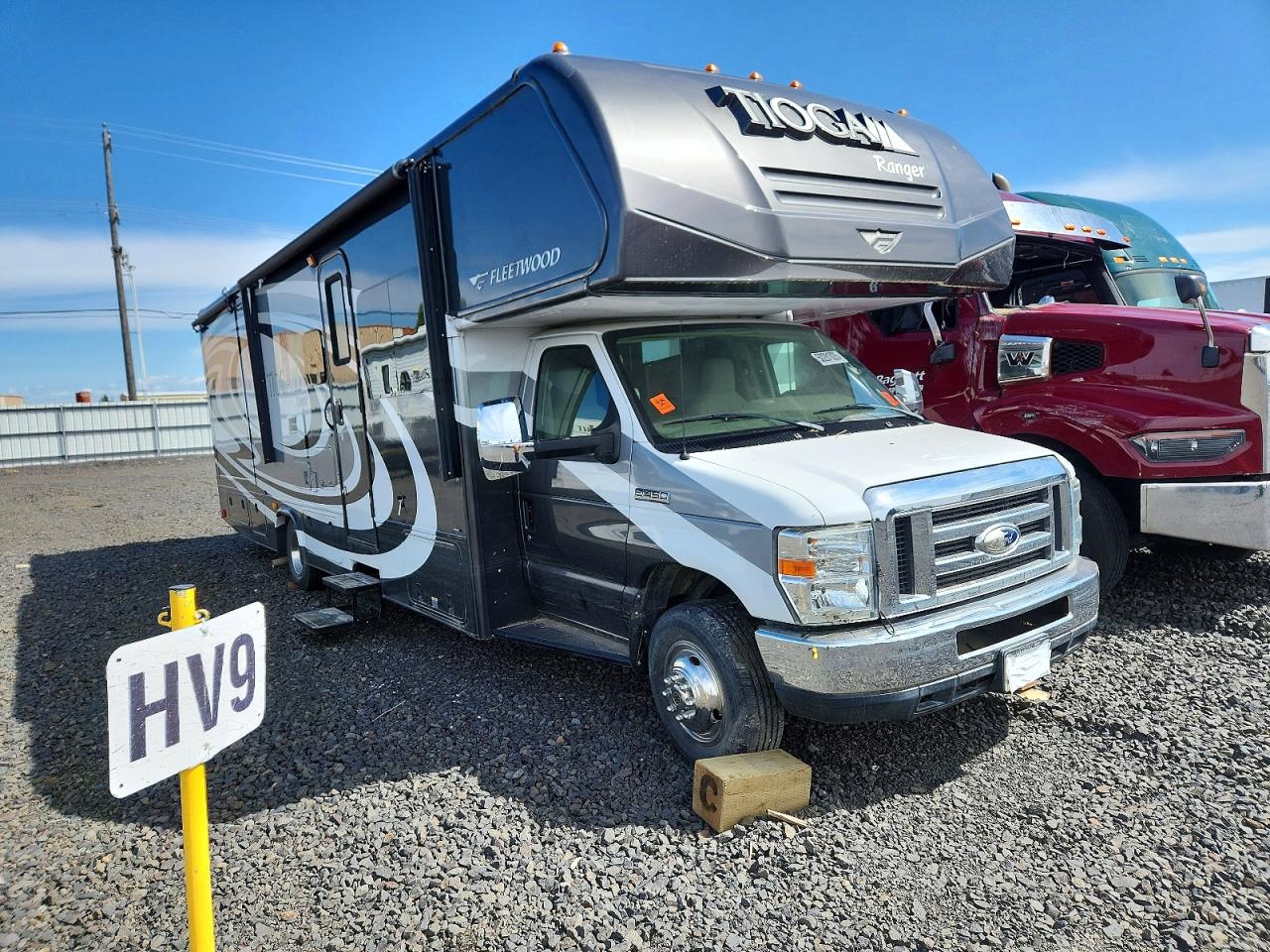 2015 FLEETWOOD Econoline VIN 1FDXE4FS4FDA06199 photo 1