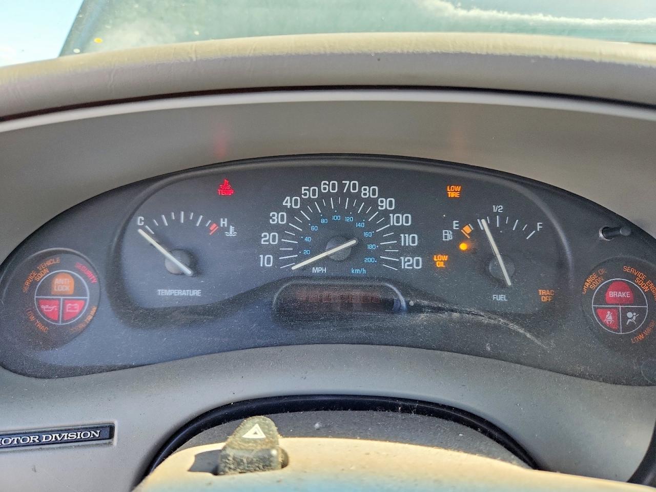 2000 Buick Century VIN 2G4WS52JXY1114154 photo 9