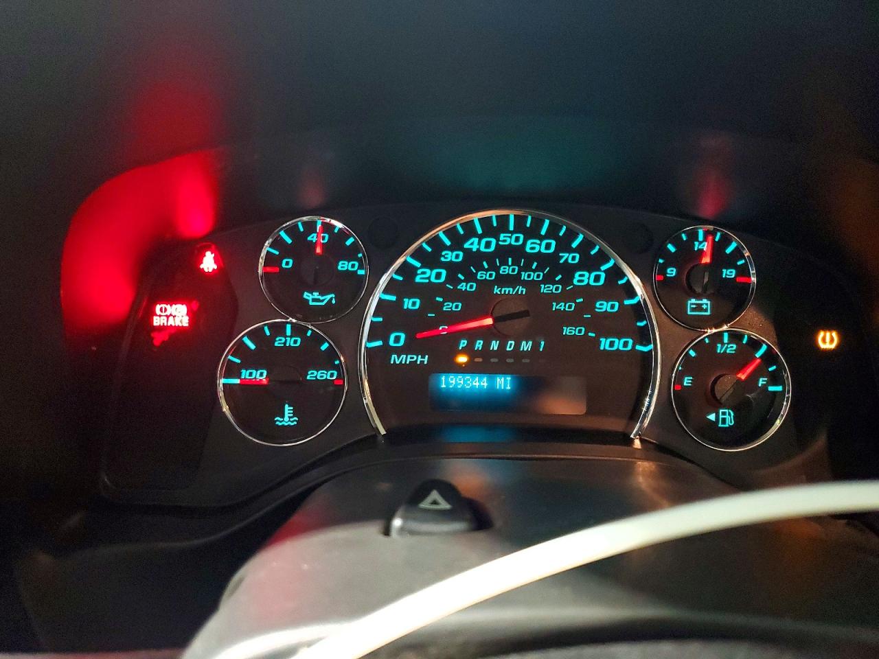 2018 Chevrolet Express VIN 1GCWGAFG1J1179449 photo 9