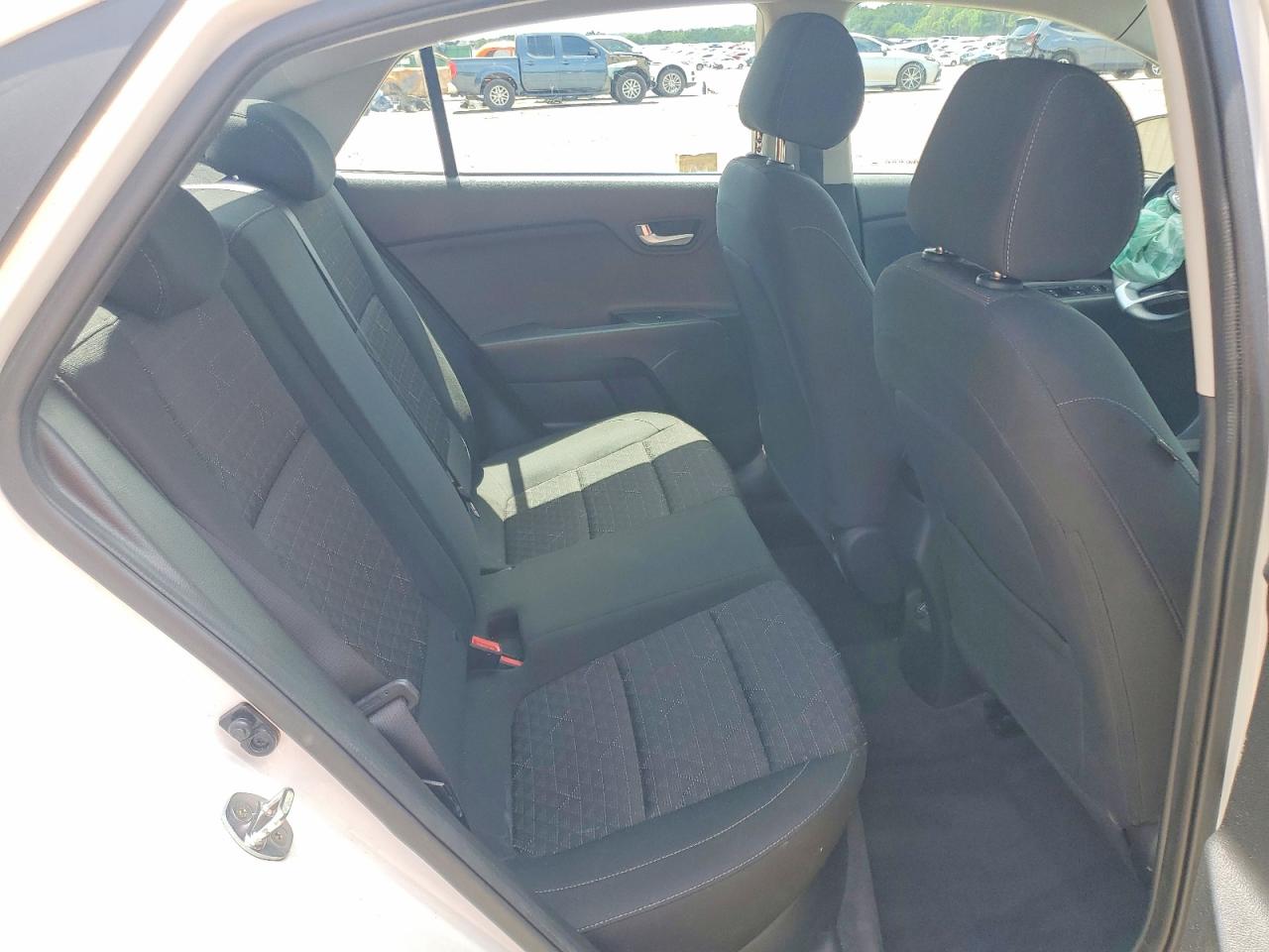 2021 Kia Rio VIN 3KPA24AD6ME422262 photo 10