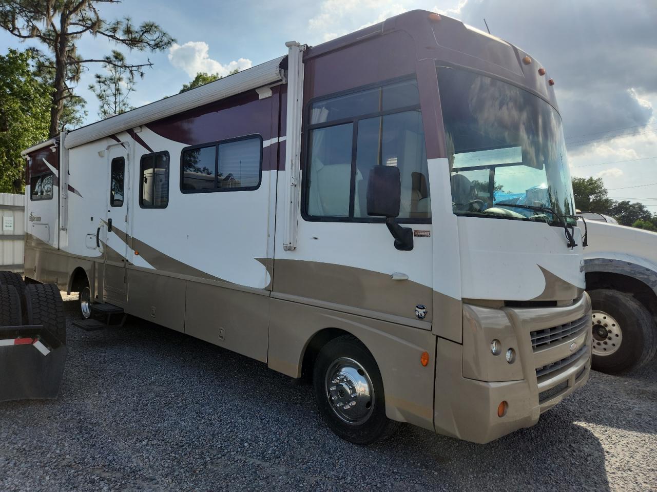 2010 WINNEBAGO All models VIN 1F6NF53Y290A01153 photo 1