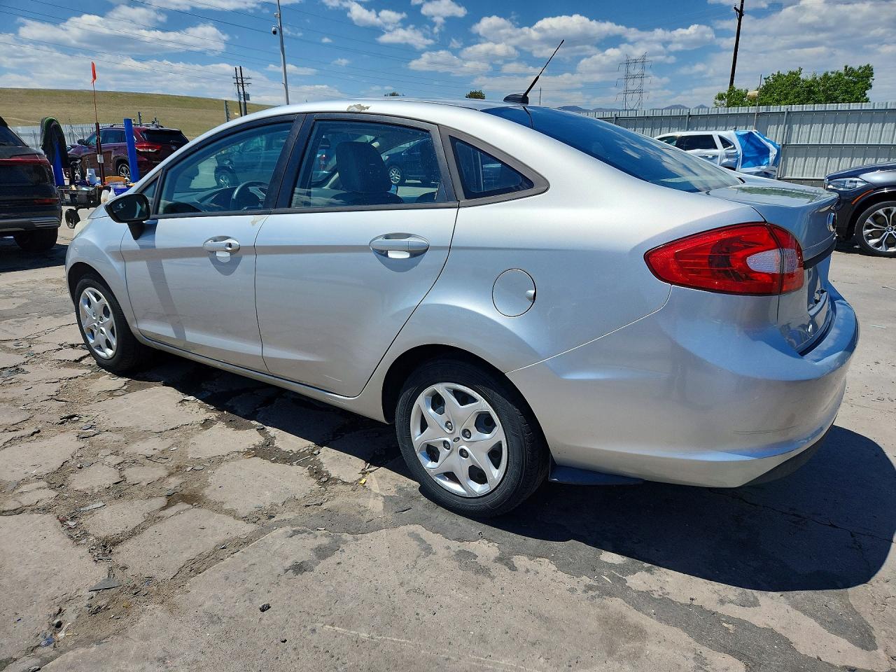 2012 FORD Fiesta VIN 3FADP4AJ5CM170762 photo 2