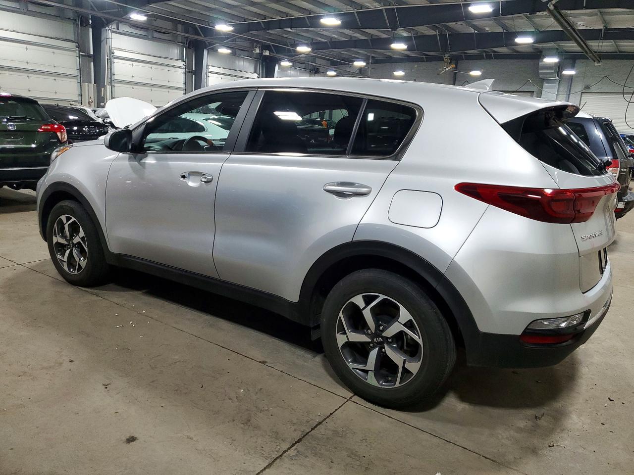 2022 Kia Sportage VIN KNDPM3AC7N7966969 photo 2