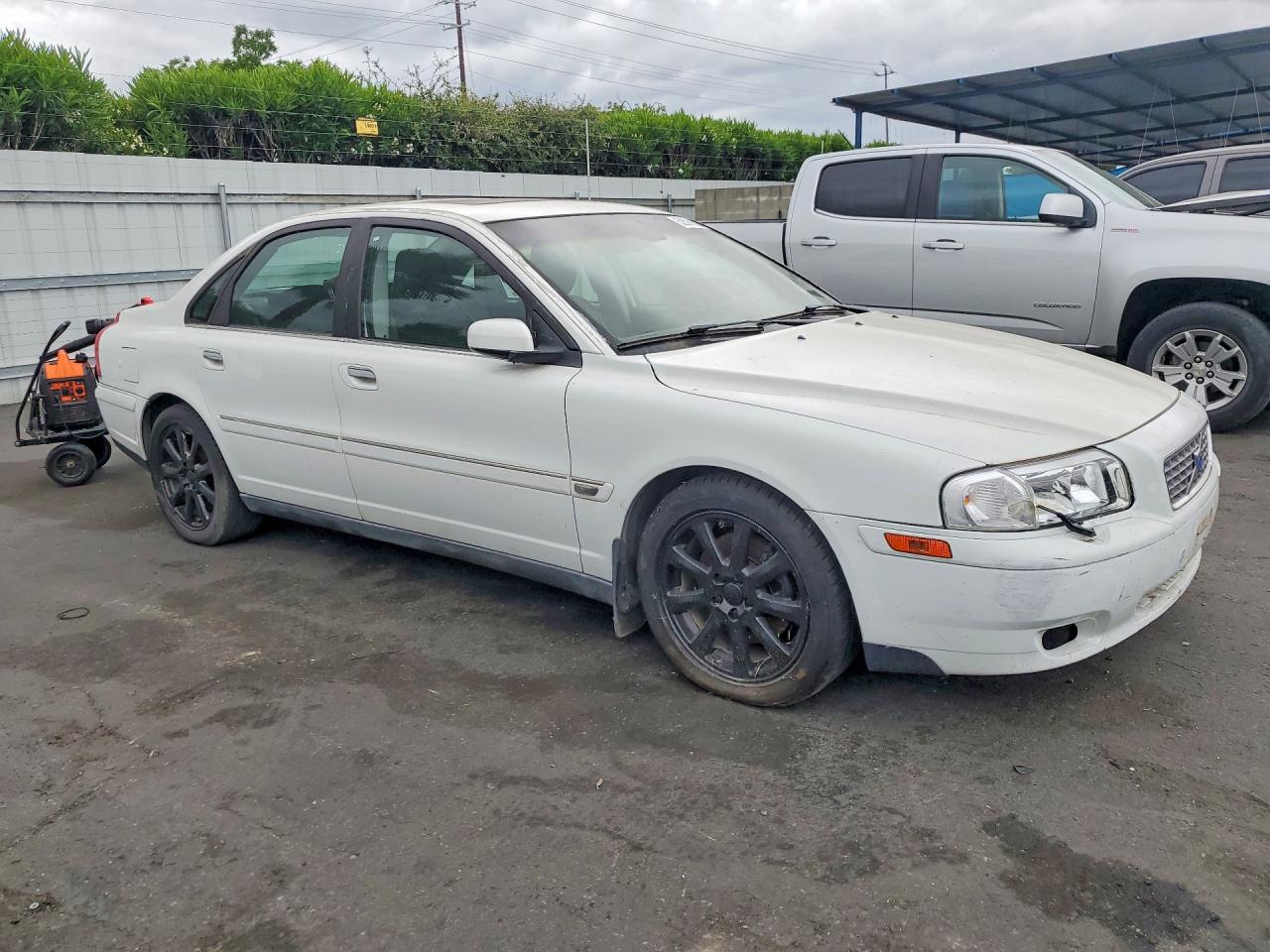 2004 Volvo S80 VIN YV1TS59HX41381914 photo 4