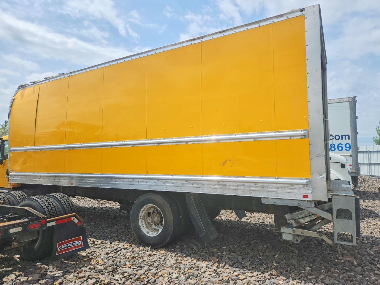2024 FREIGHTLINER All other VIN 3ALACXFC5RDVA5655 photo 2