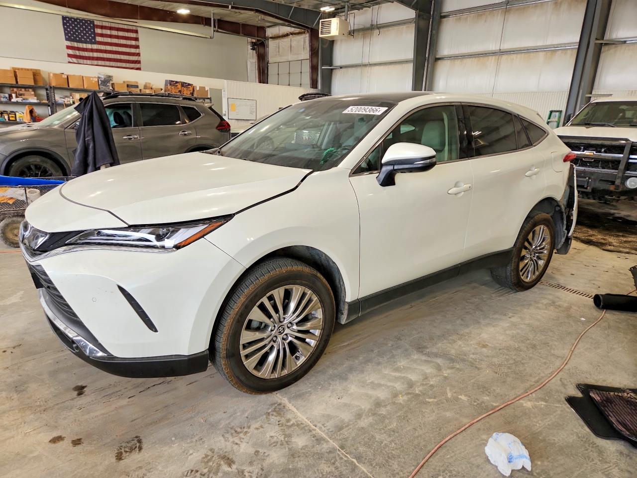 2021 Toyota Venza VIN JTEAAAAH8MJ006409 photo 1