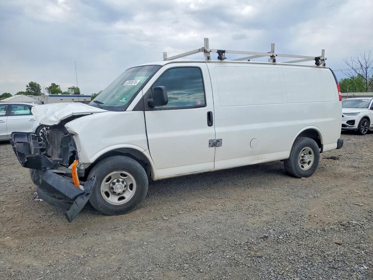 2017 CHEV Express VIN 1GCWGAFF8H1149723 photo 1