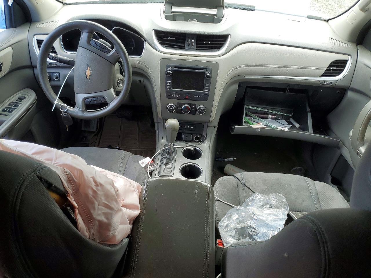2015 Chevrolet Traverse VIN 1GNKRFKDXFJ315836 photo 8
