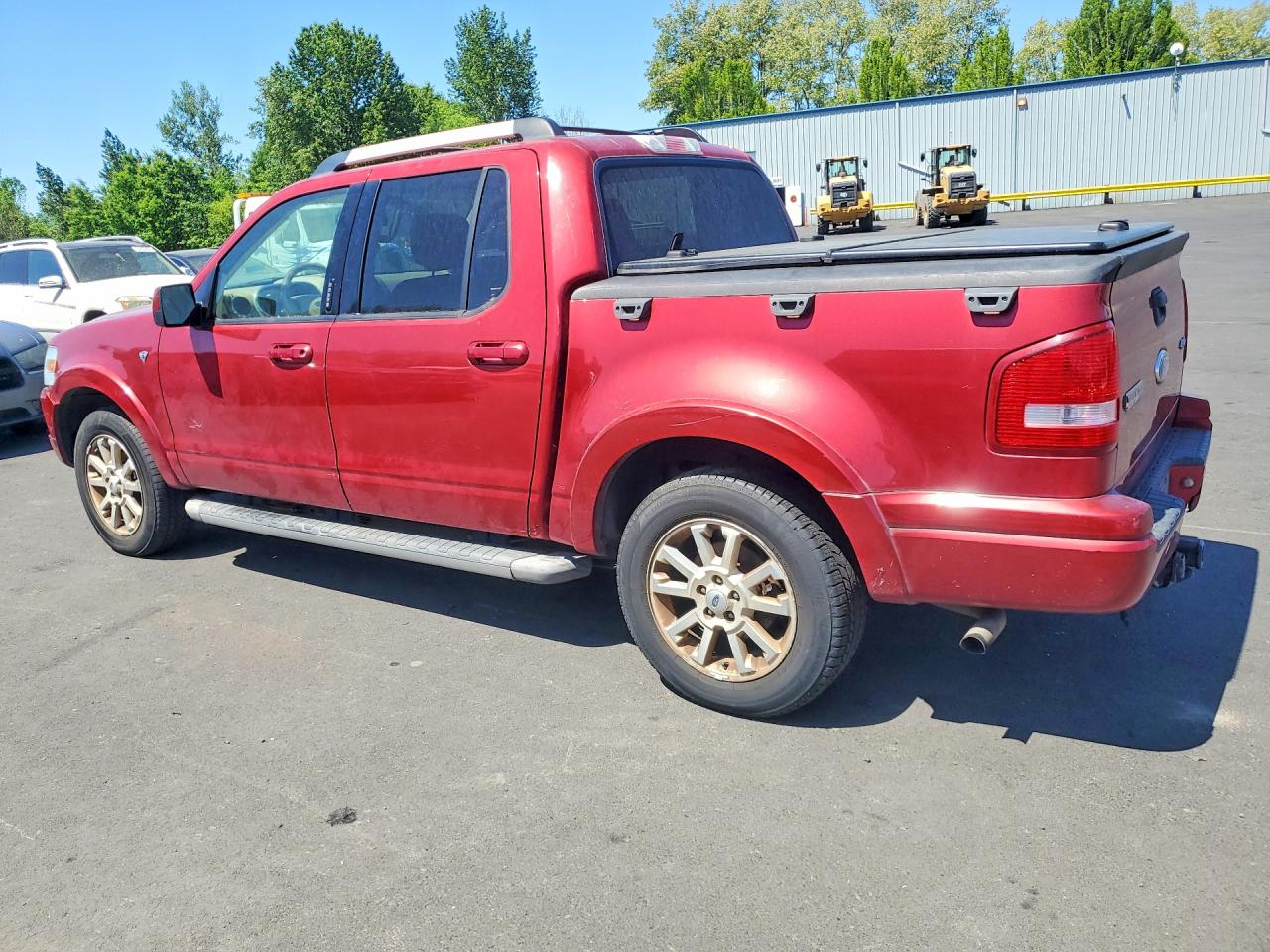 2007 Ford Explorer VIN 1FMEU53807UA11829 photo 2