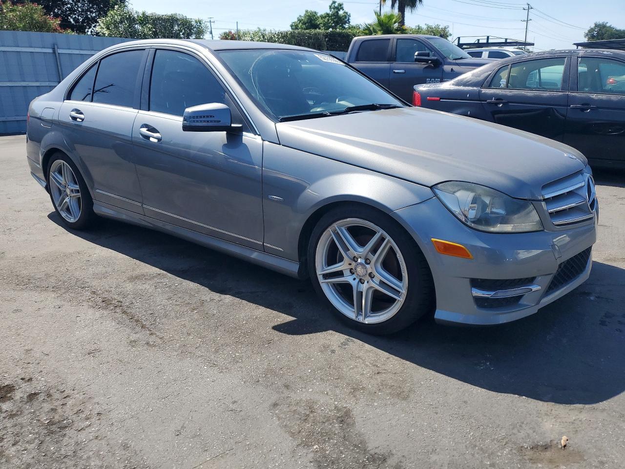 2012 Mercedes-Benz C class VIN WDDGF4HB3CR214559 photo 4