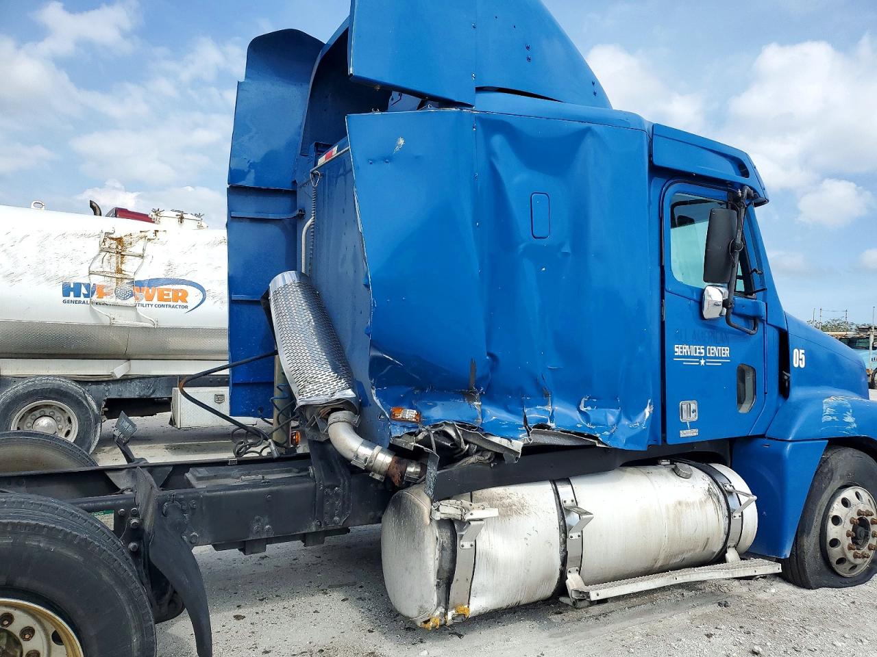 1998 FREIGHTLINER All other VIN 1FUYSDYB8WL985822 photo 9