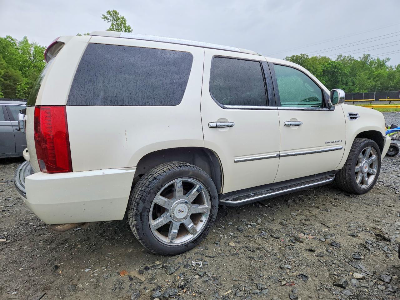 2007 Cadillac Escalade VIN 1GYFK63897R143859 photo 3