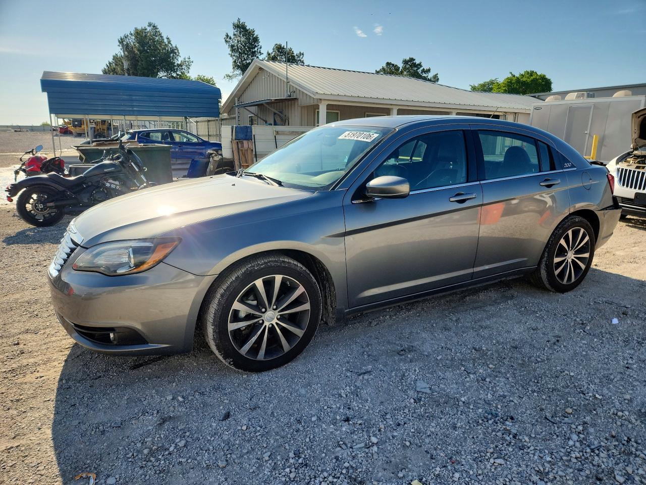 2012 Chrysler 200 VIN 1C3CCBHG7CN106409 photo 1