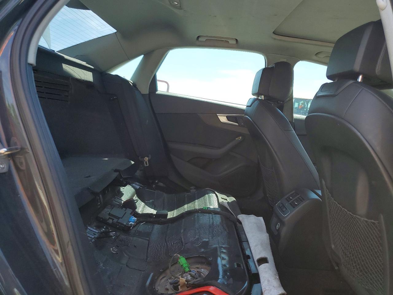 2018 Audi A4 VIN WAUKMAF4XJN018469 photo 10