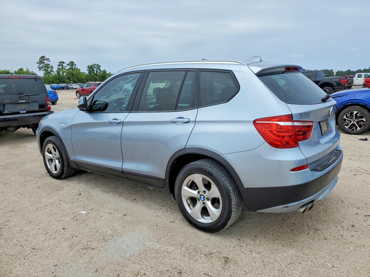 2011 BMW X3 VIN 5UXWX5C51BL713273 photo 2