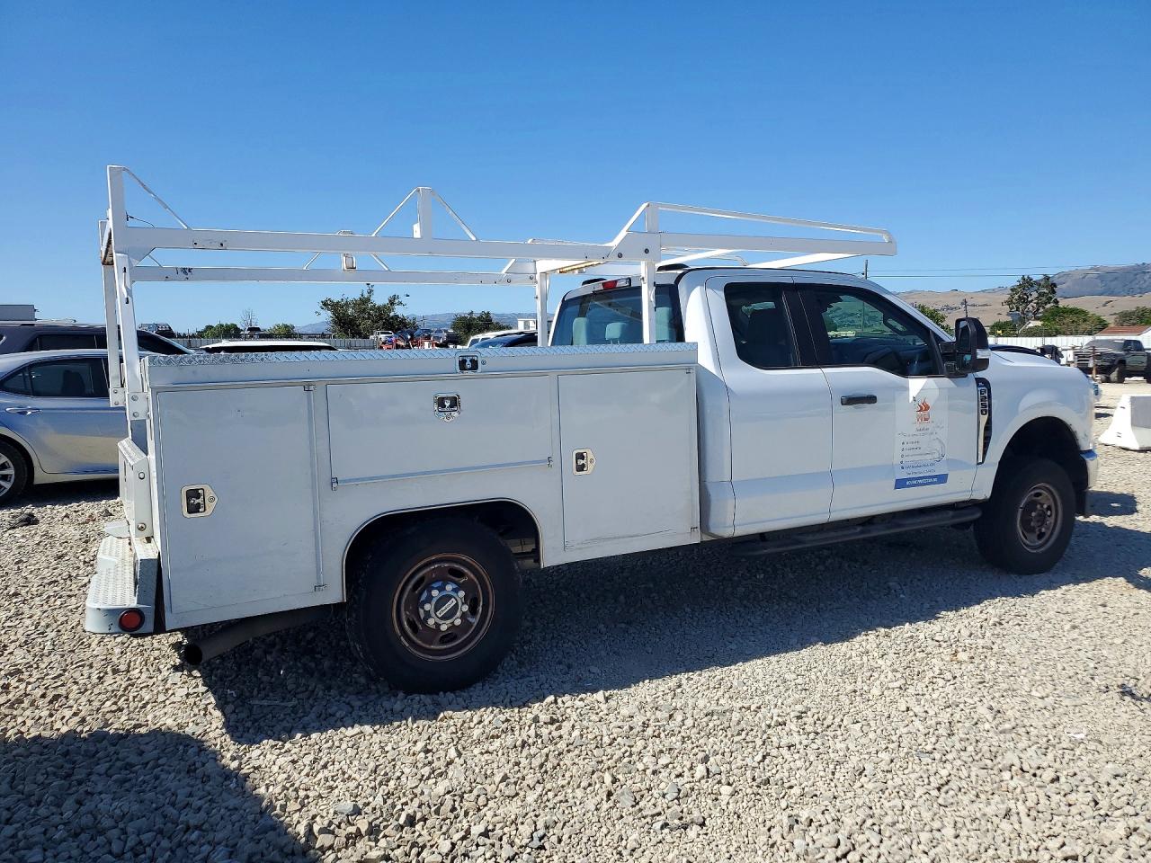 2023 FORD F250 VIN 1FT7X2BA4PEC28432 photo 3