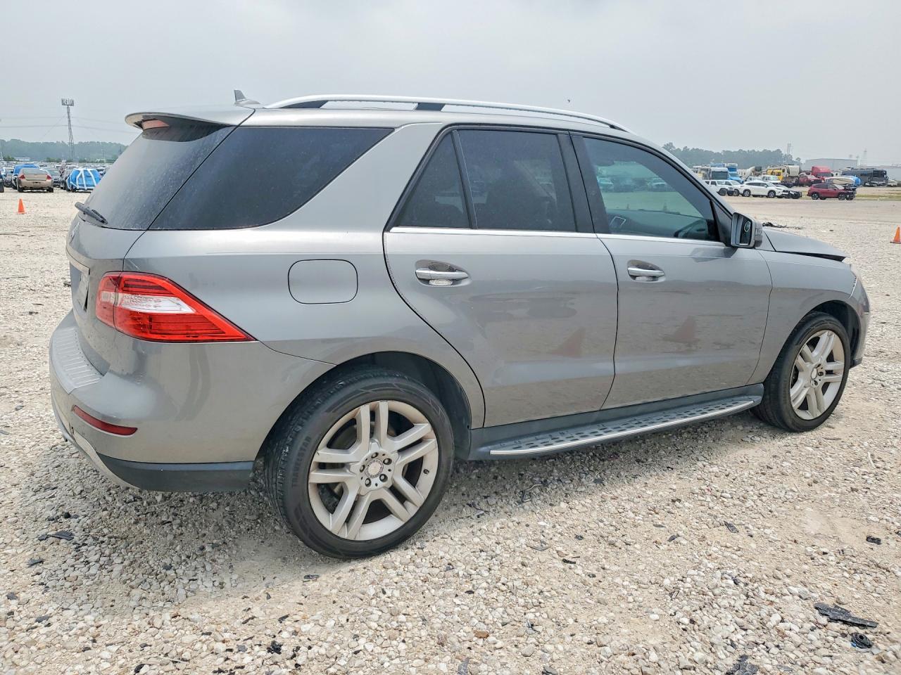 2014 Mercedes-Benz M-class VIN 4JGDA5JB8EA395702 photo 3