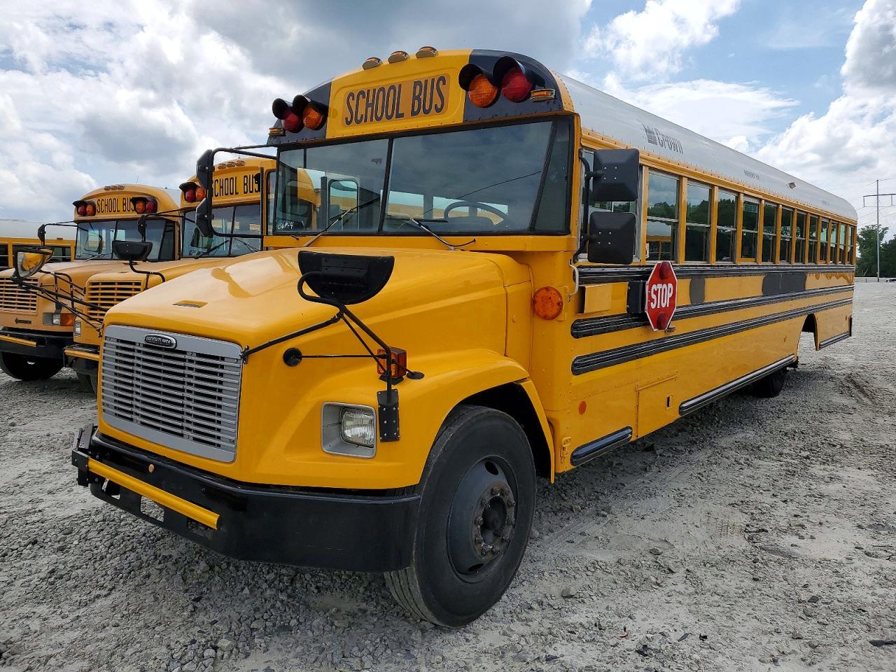 1998 FREIGHTLINER All models VIN 4UZ6CJAA1WC914534 photo 2
