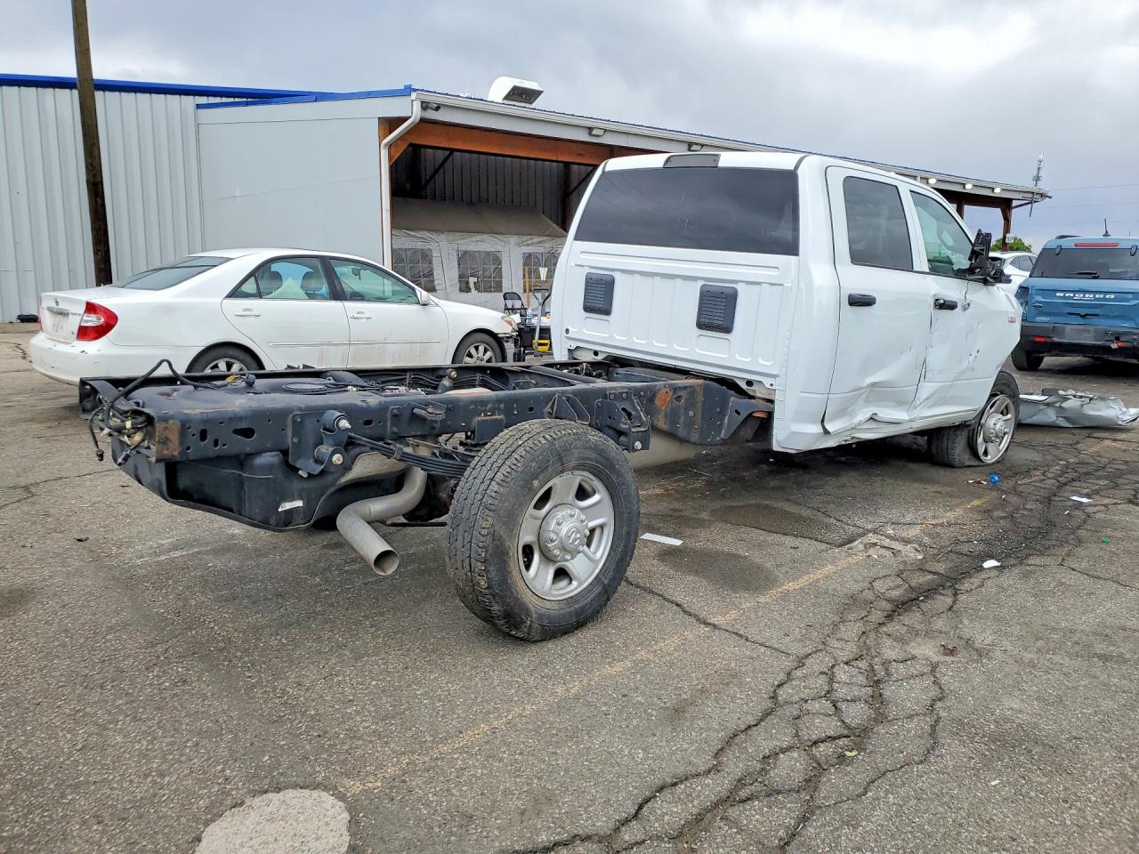 2022 RAM 3500 VIN 3C7WR9CJ5NG431206 photo 3
